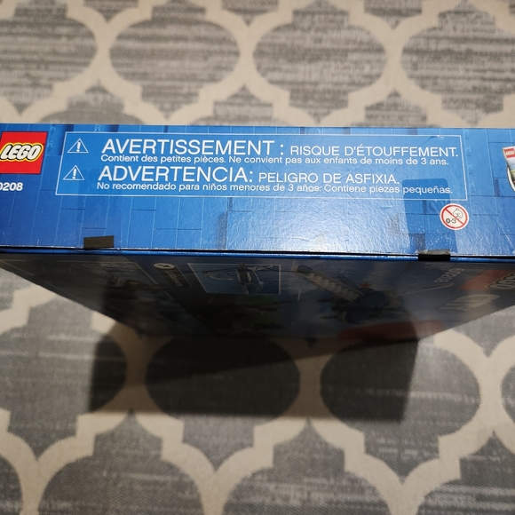 NEW LEGO 60208 Sky Police Parachute Arrest 218 pcs - Picture 3 of 6